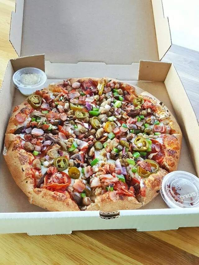 Aviator Pizza & Drafthouse