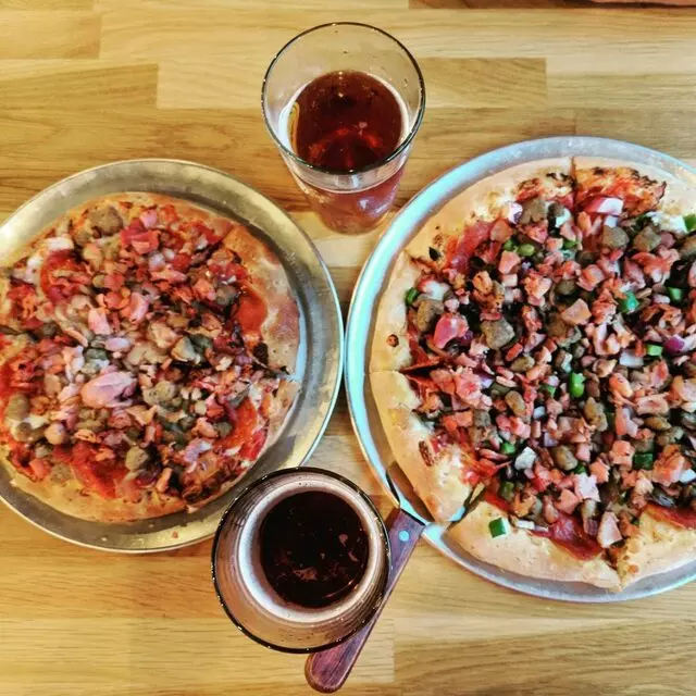 Aviator Pizza & Drafthouse