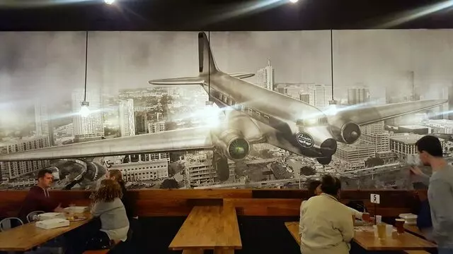 Aviator Pizza & Drafthouse
