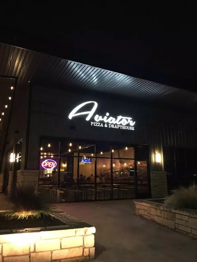 Aviator Pizza & Drafthouse