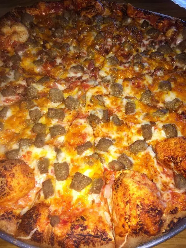 Aviator Pizza & Drafthouse