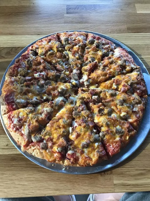 Aviator Pizza & Drafthouse