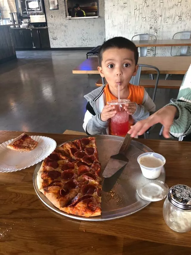 Aviator Pizza & Drafthouse