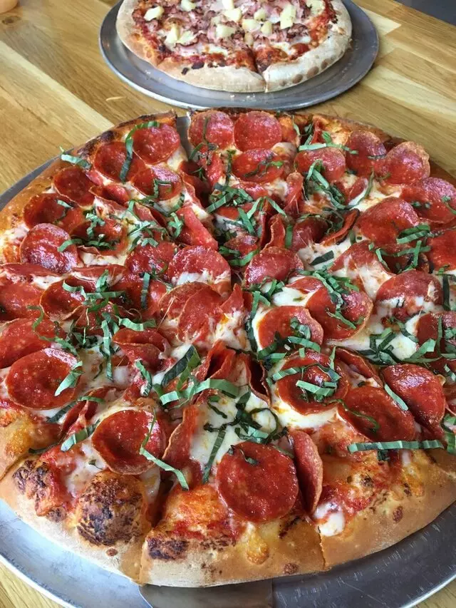 Aviator Pizza & Drafthouse