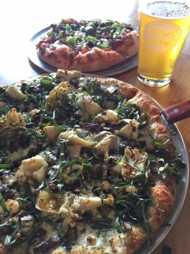 Aviator Pizza & Drafthouse