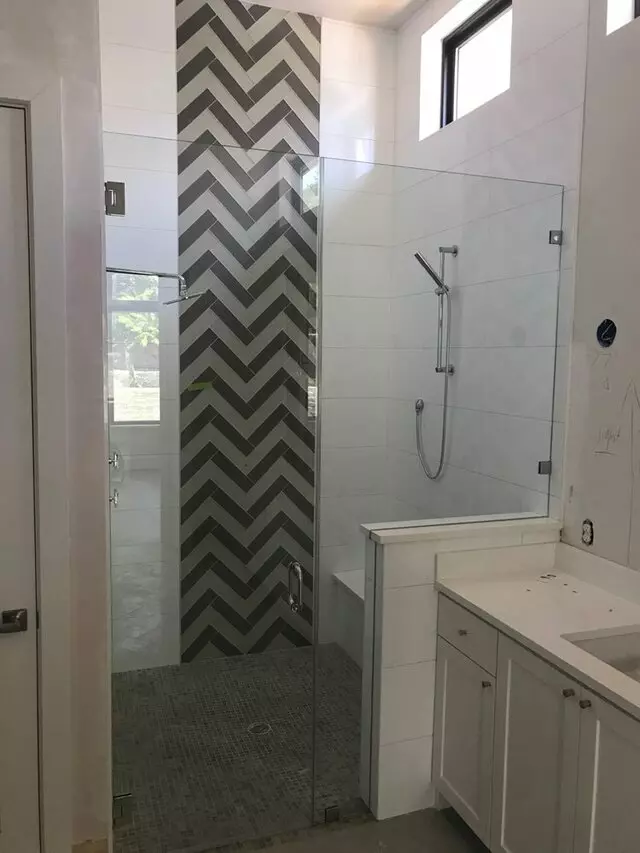Arrow Glass & Mirror
