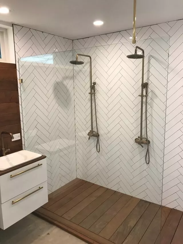 Arrow Glass & Mirror