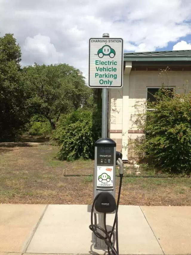 Austin Public Library - Milwood Branch