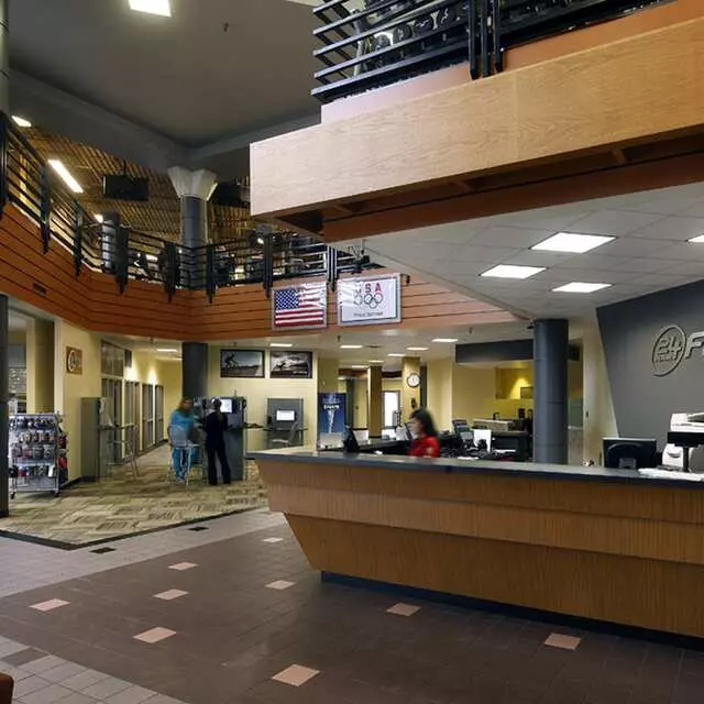 24 Hour Fitness - Austin