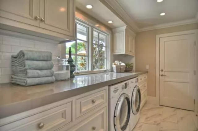 Aroma-Chic Cleaning