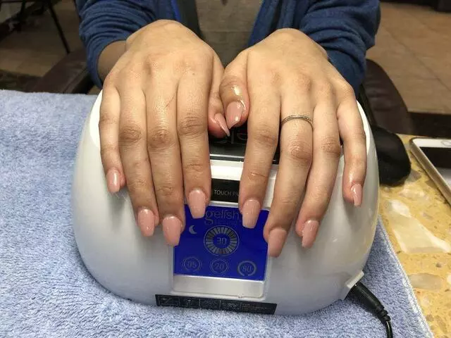 Angel’s Nail & Tanning