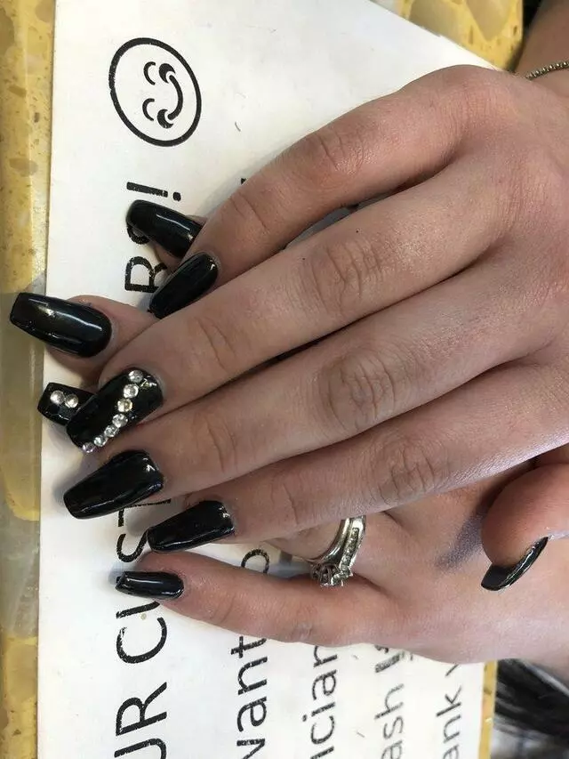 Angel’s Nail & Tanning