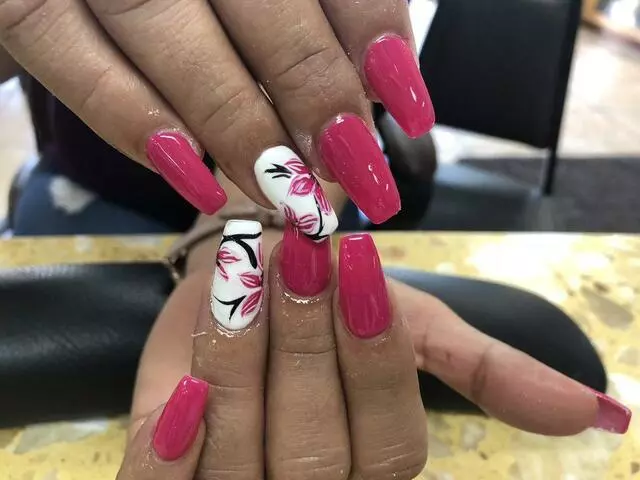 Angel’s Nail & Tanning