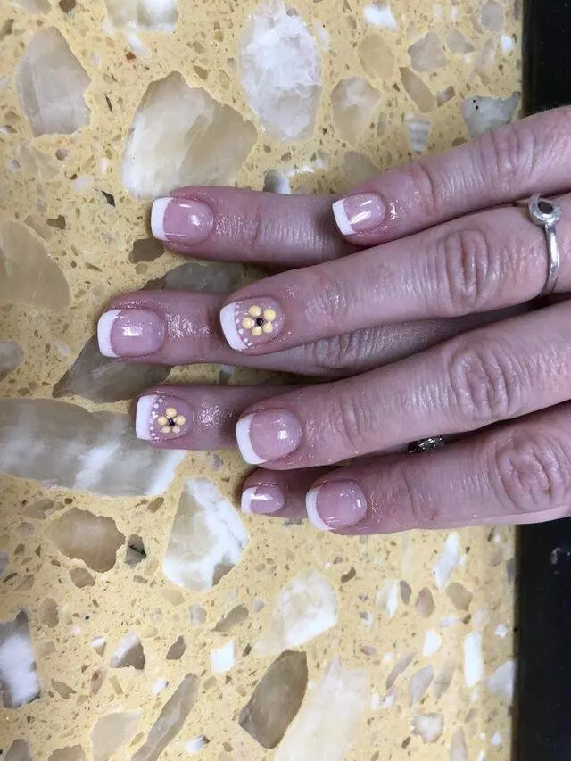 Angel’s Nail & Tanning