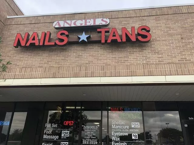 Angel’s Nail & Tanning