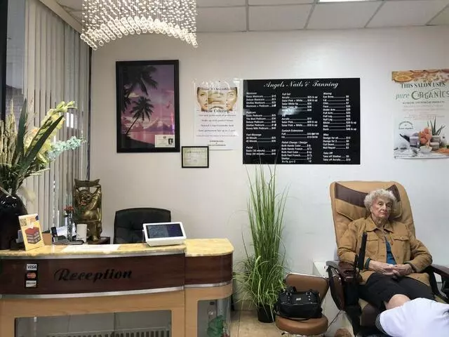 Angel’s Nail & Tanning