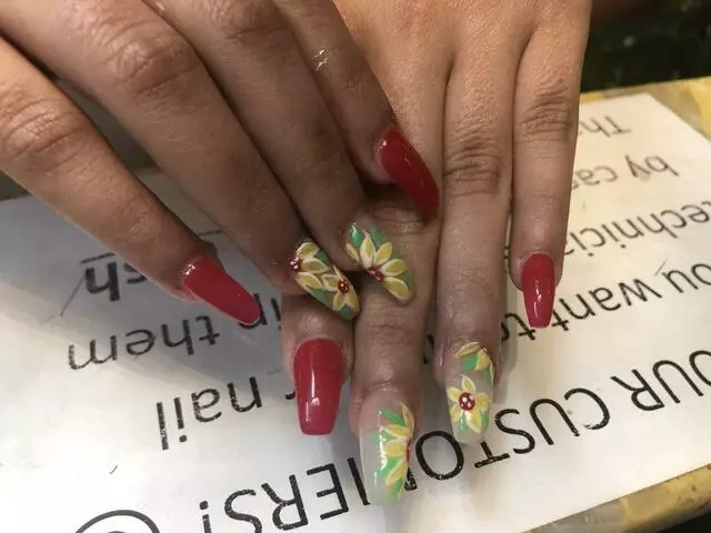 Angel’s Nail & Tanning