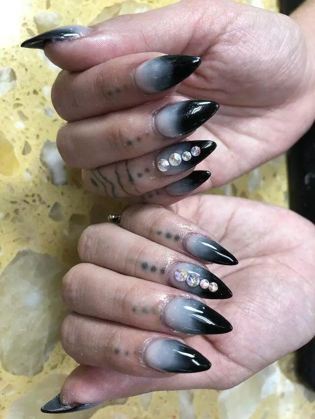 Angel’s Nail & Tanning