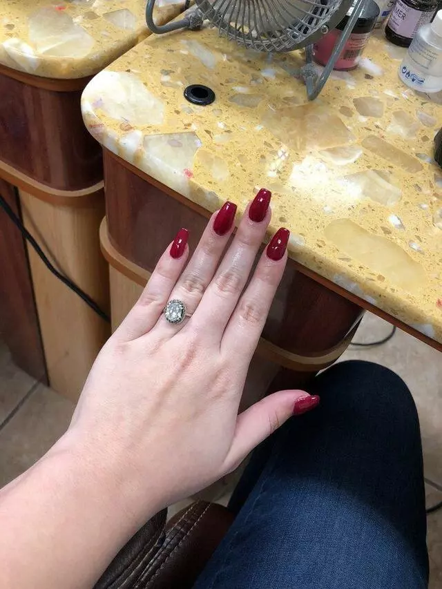 Angel’s Nail & Tanning