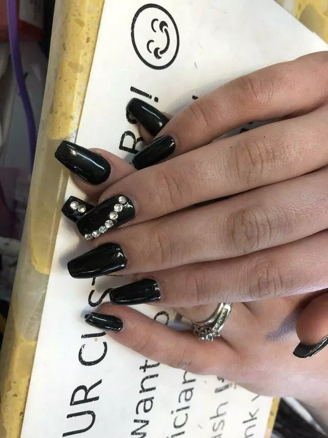 Angel’s Nail & Tanning