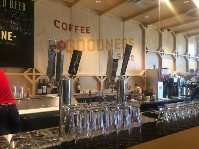 Apanas Coffee & Beer
