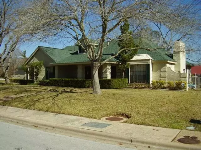 Armadillo Roofing & Exteriors