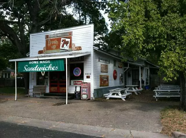 Avenue B Grocery
