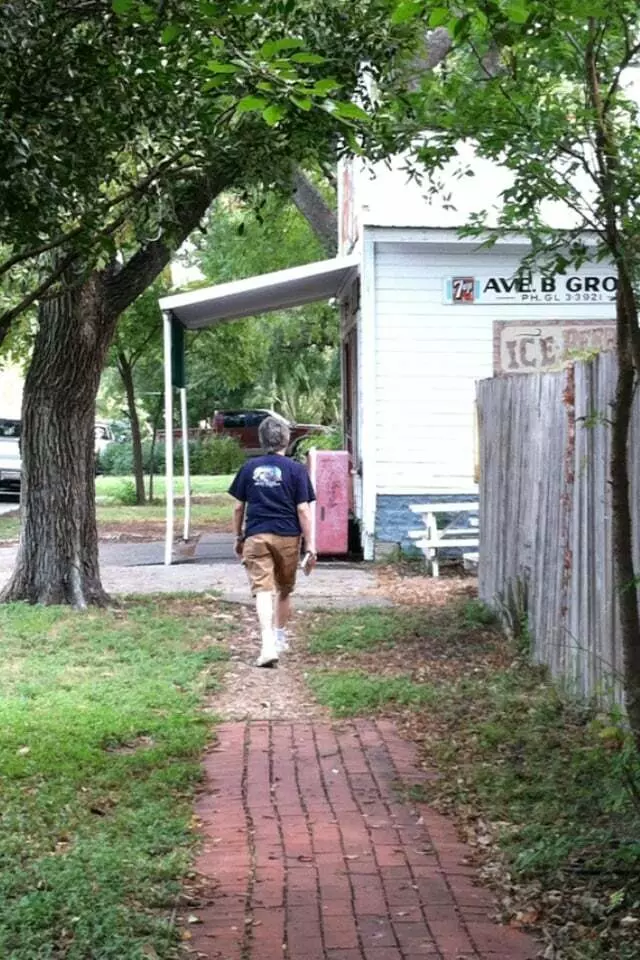 Avenue B Grocery