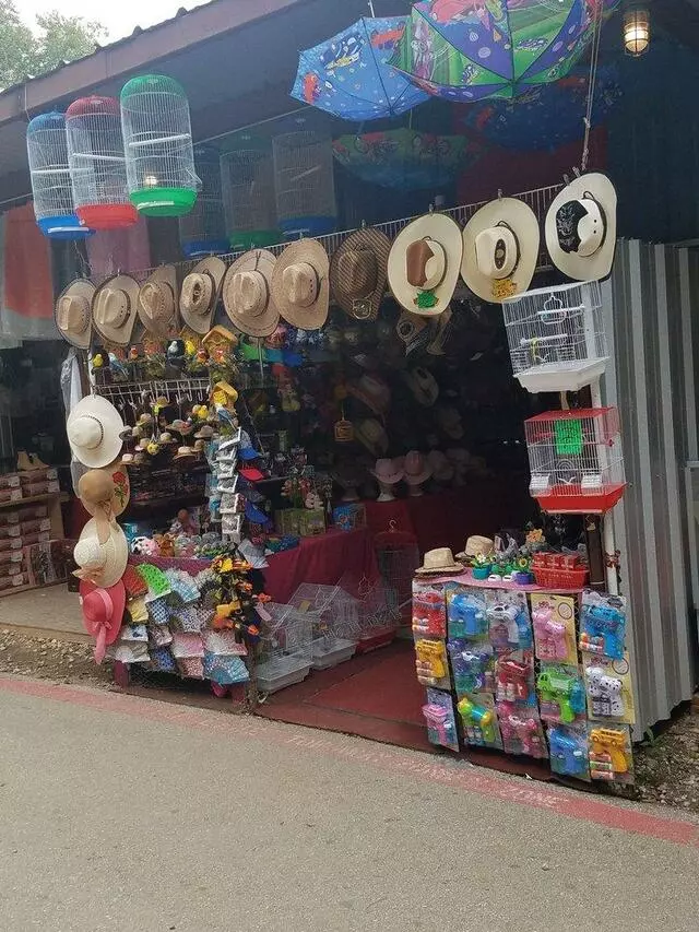 812 Market
