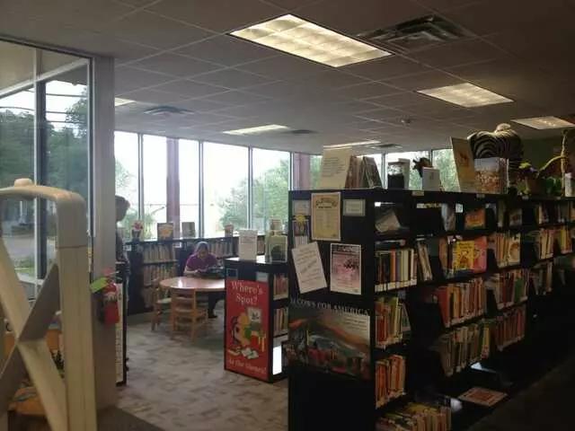 Austin Public Library - Howson